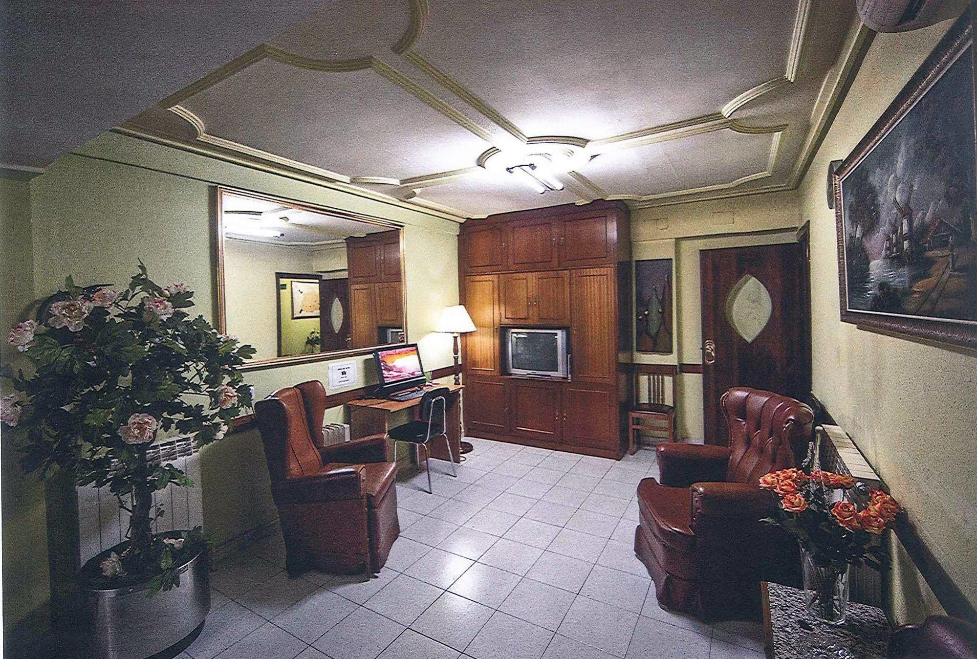Hostal La Rosa Caces 외부 사진