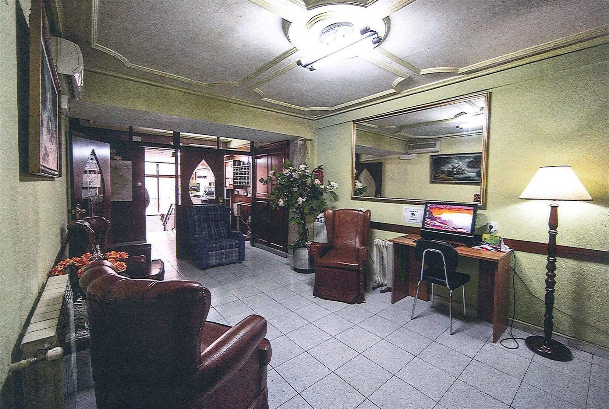 Hostal La Rosa Caces 외부 사진